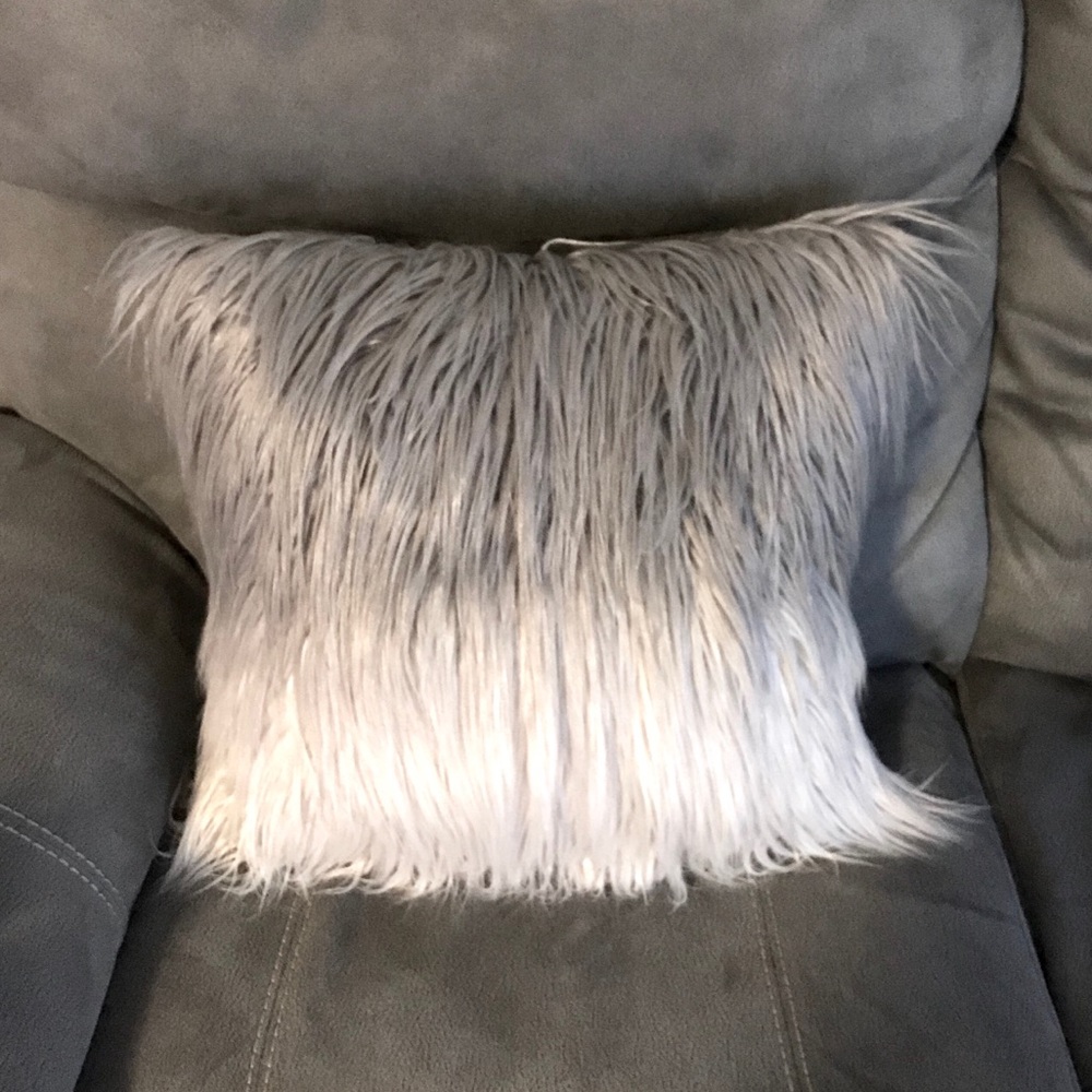 Faux Fur Ombré Throw Pillow